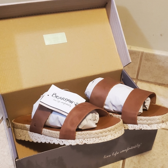 Bearpaw genuine leather sandals 8 NEW - Picture 2 of 11
